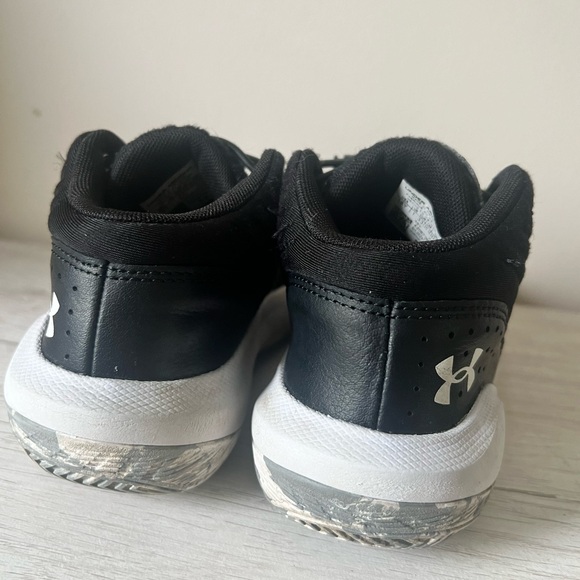 Boys Under Armour Shoes - Picture 9 of 10